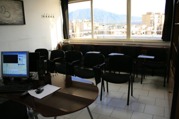 Napoli affitto aula sala eventi corsi formazione riunioni € 69 giorno